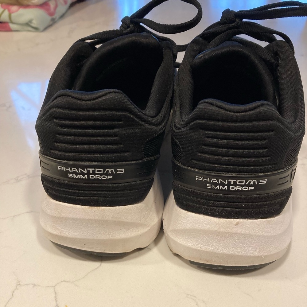 Topo Phantom 3 running shoes with 5 MM drop (US Size 9)